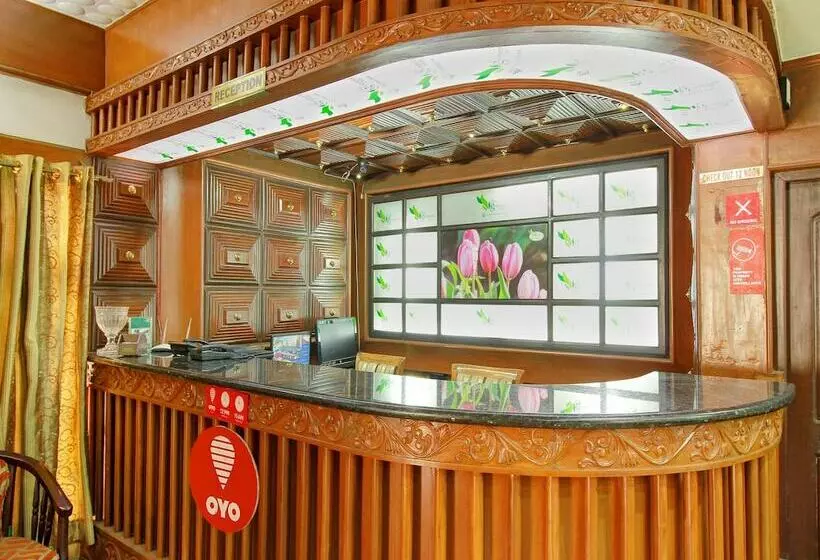 Hotelli Oyo 14241 The Greenery  Holiday Inn