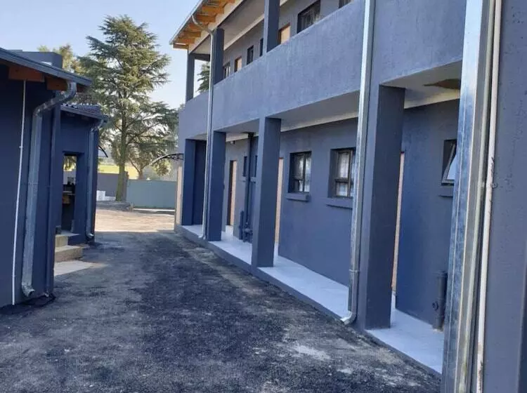 پانسیون Platinum Germiston Ghouse