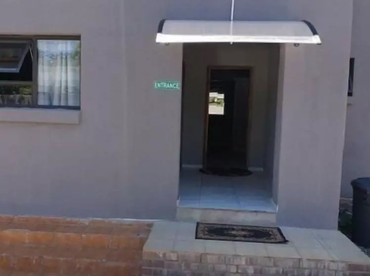 پانسیون Platinum Germiston Ghouse