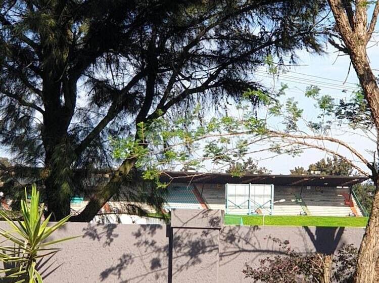 Пансион Platinum Germiston Ghouse