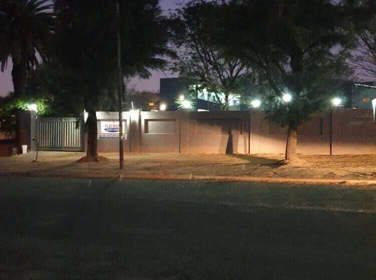 Пансион Platinum Germiston Ghouse