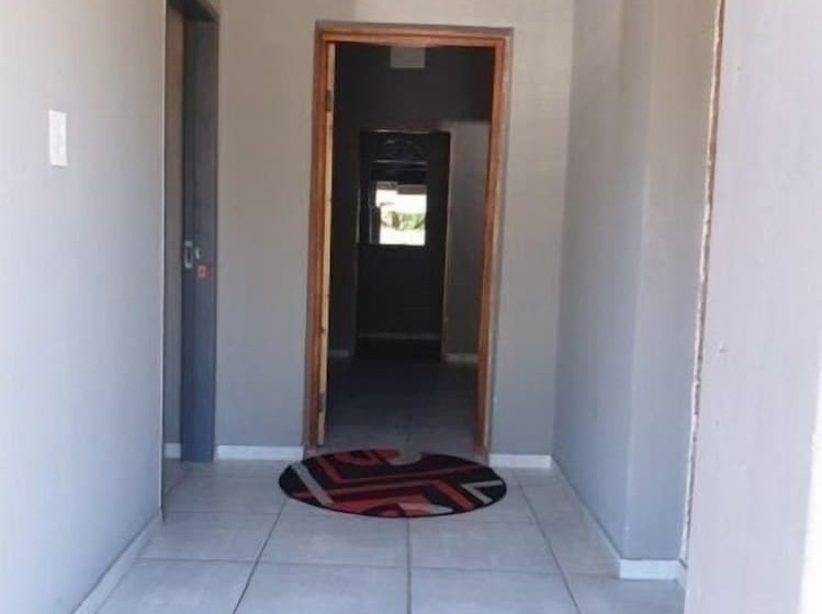 Пансион Platinum Germiston Ghouse