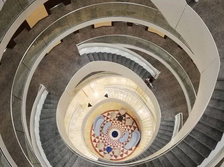 هتل Nash Suites Airport