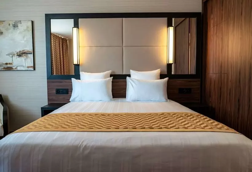 Hotelli Nash Suites Airport