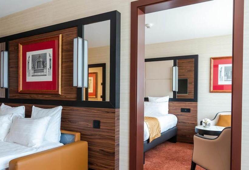 هتل Nash Suites Airport