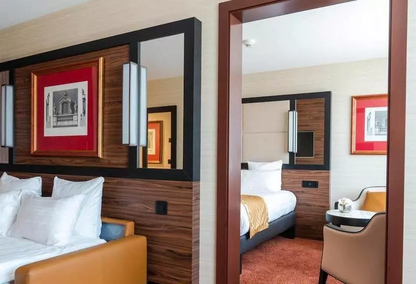 Hotelli Nash Suites Airport