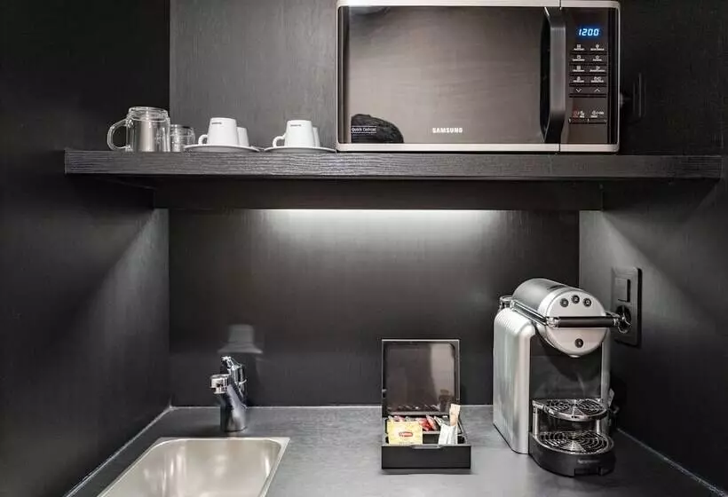 Hotelli Nash Suites Airport