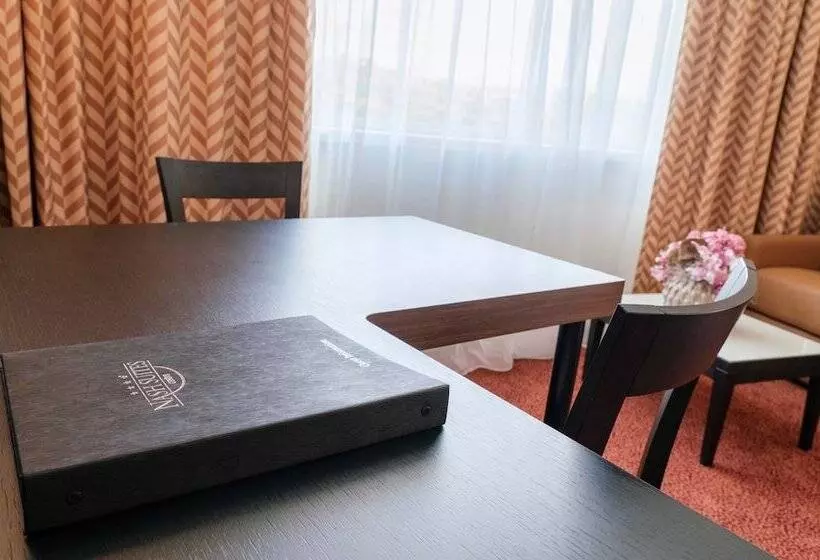 Hotelli Nash Suites Airport