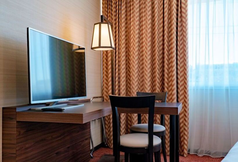 هتل Nash Suites Airport