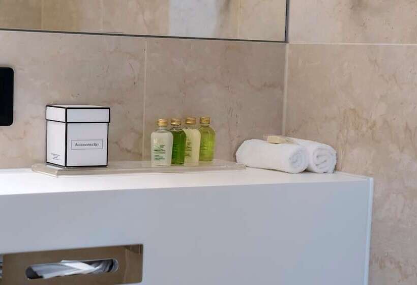 هتل Nash Suites Airport