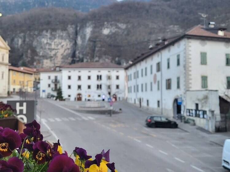 酒店 Gasthof Salurn