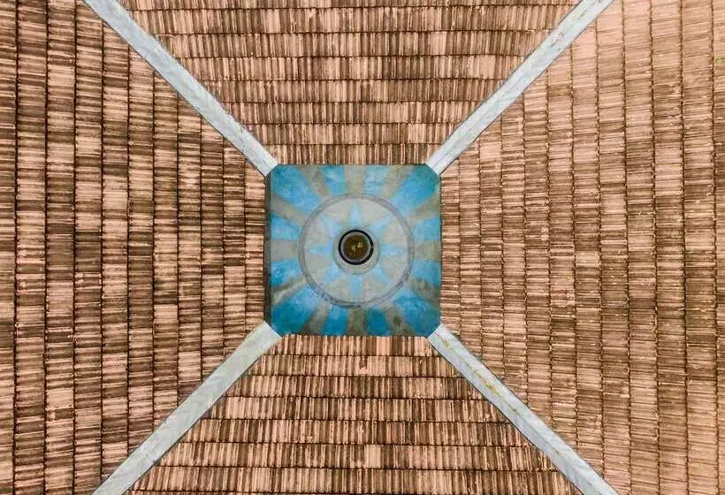 ホテル Thambu Illam