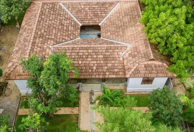 ホテル Thambu Illam