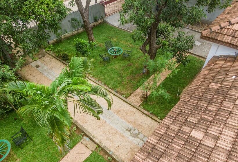 בית מלון כפרי Thambu Illam