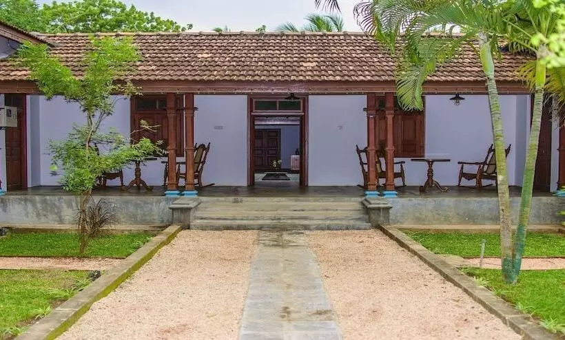 ホテル Thambu Illam