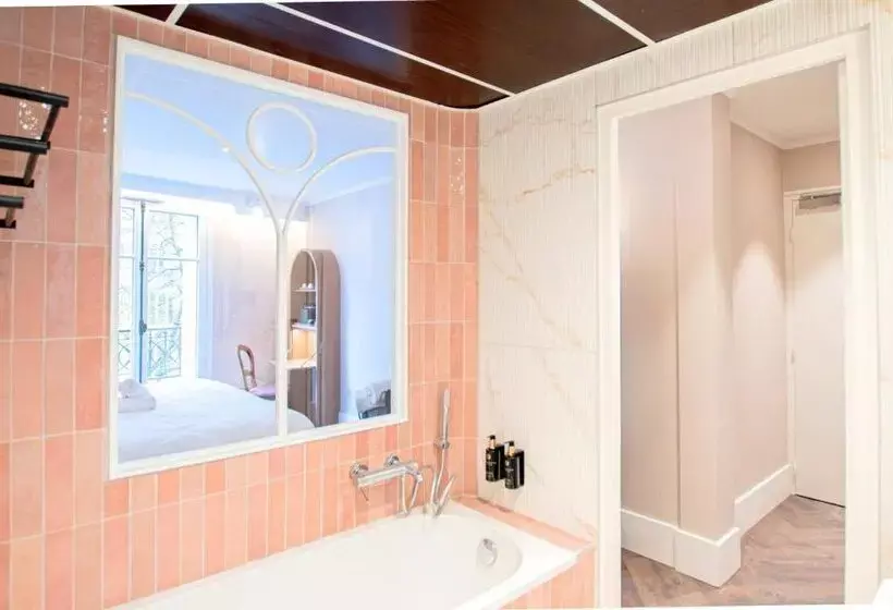 هتل Hôtel Bohem, Sacré Cœur