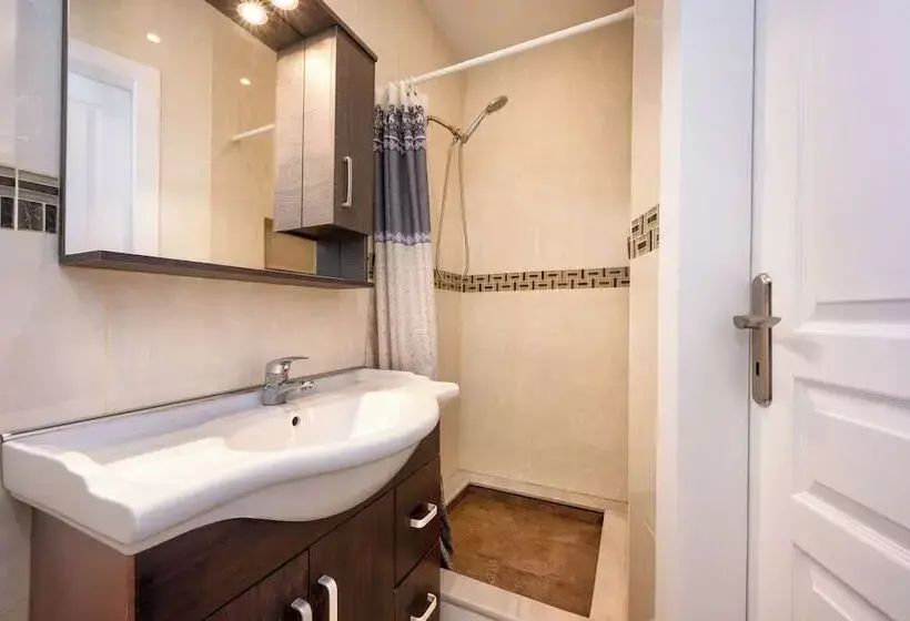 Hotelli Santorinn Suites Fira