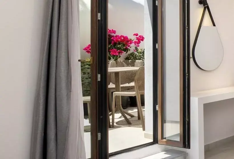 Hotelli Santorinn Suites Fira