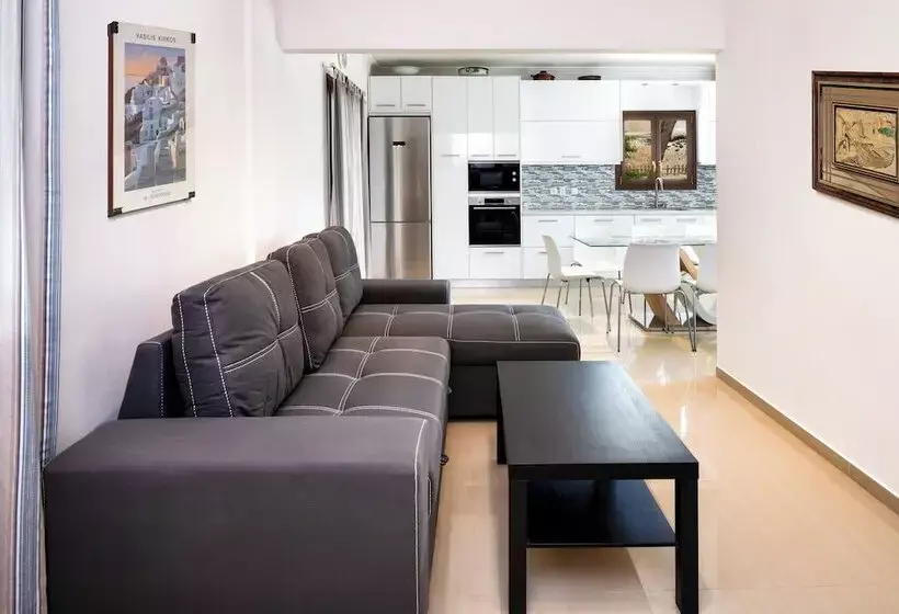 Hotelli Santorinn Suites Fira