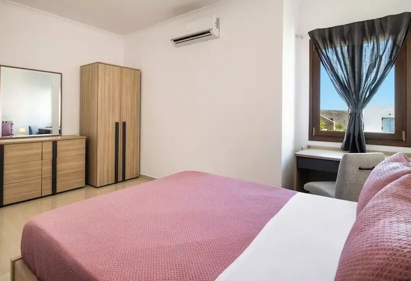 Hotelli Santorinn Suites Fira