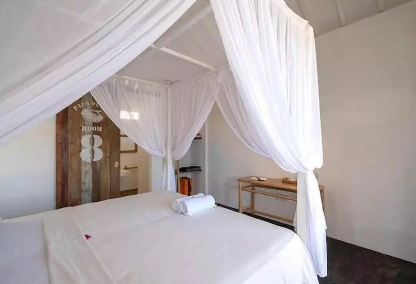 ホテル Paus Putih