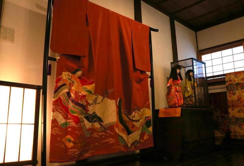 Ryokan 宿屋白金家 Yadoya Shiroganeya 1日1組限定2名から8名様まで 全館貸切り 伝統的建造物の旅籠宿 Traditional Culture Experience