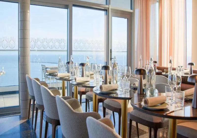 Willow Worldhotels Crafted