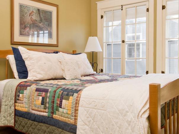 住宿加早餐  Inn On The Green