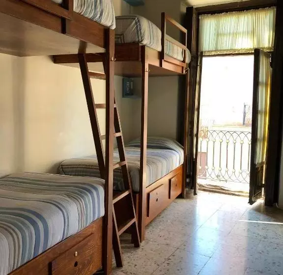 پانسیون Hostal Cielito De María