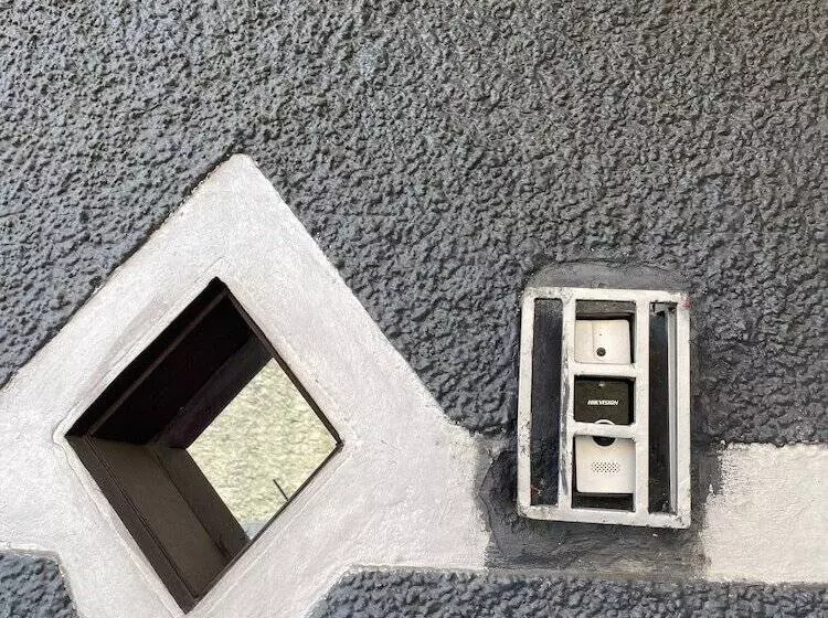 تختخواب و صبحانه Lima Airport Tampu