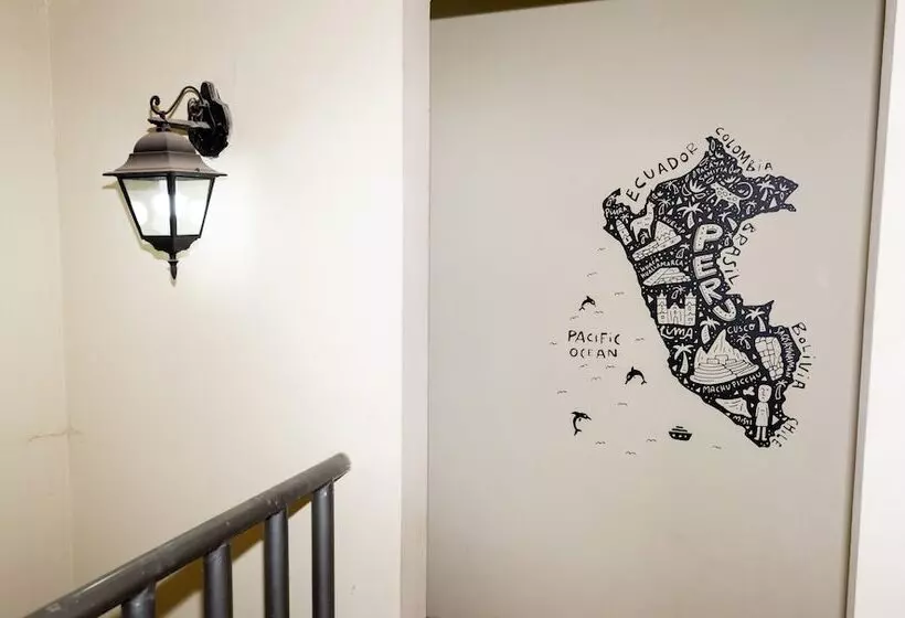 تختخواب و صبحانه Lima Airport Tampu