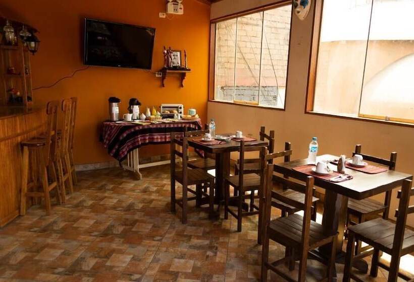 تختخواب و صبحانه Lima Airport Tampu