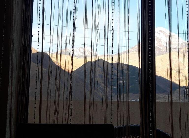 پانسیون Iveria