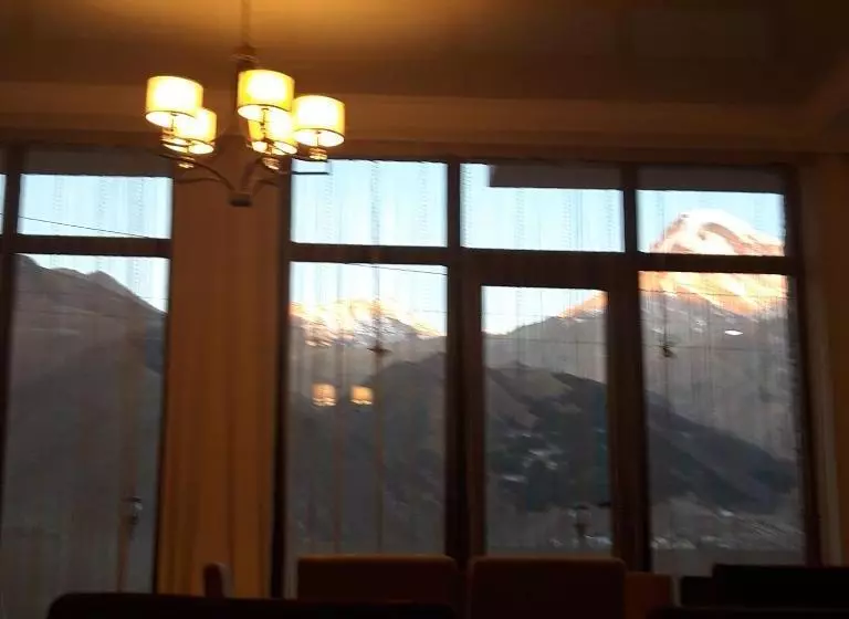 پانسیون Iveria