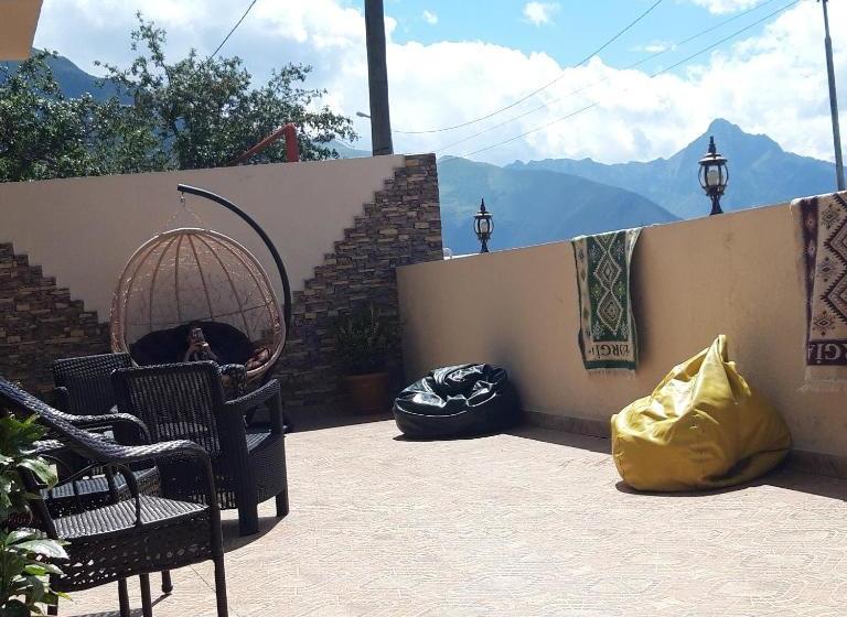 پانسیون Iveria