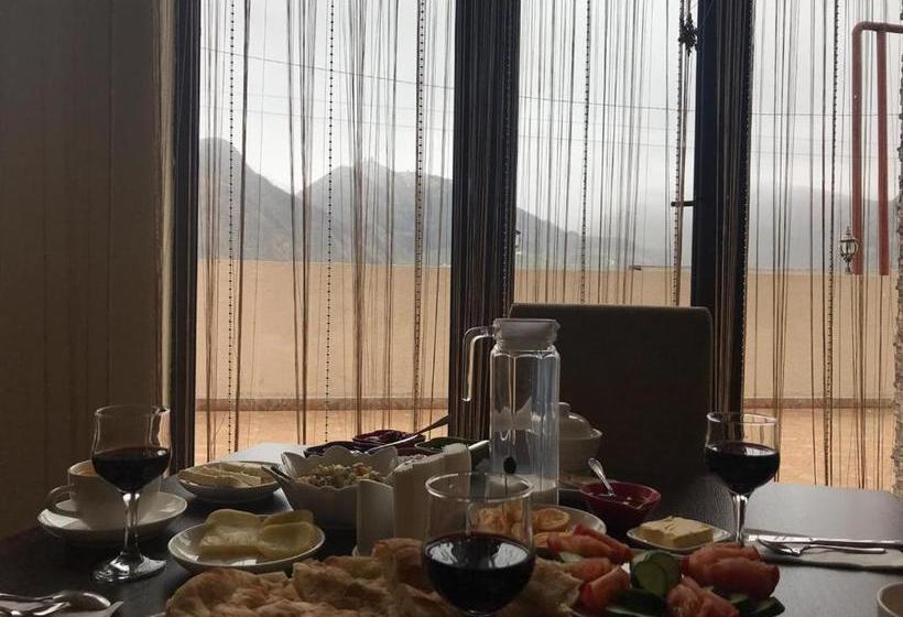 پانسیون Iveria