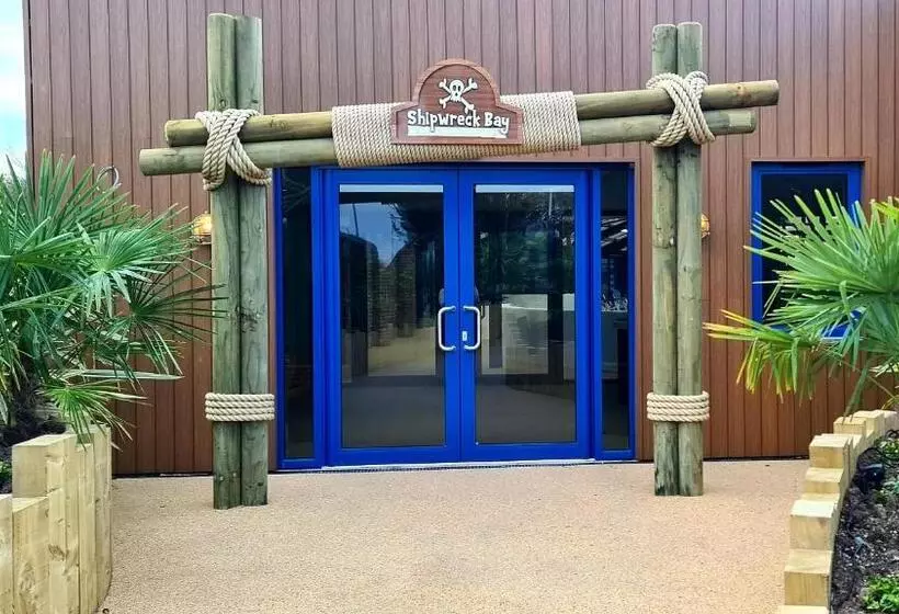 هتل Marine Holiday Park