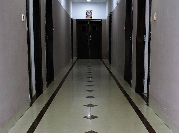 فندق Park Lagoon