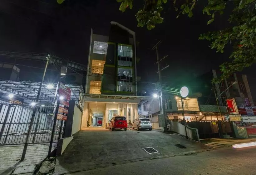 ペンション Reddoorz Near Samarinda Central Plaza