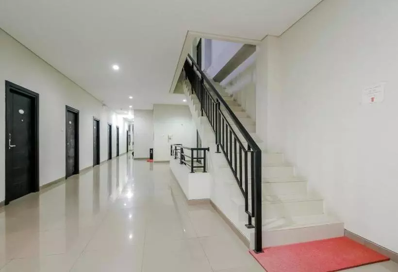 ペンション Reddoorz Near Samarinda Central Plaza