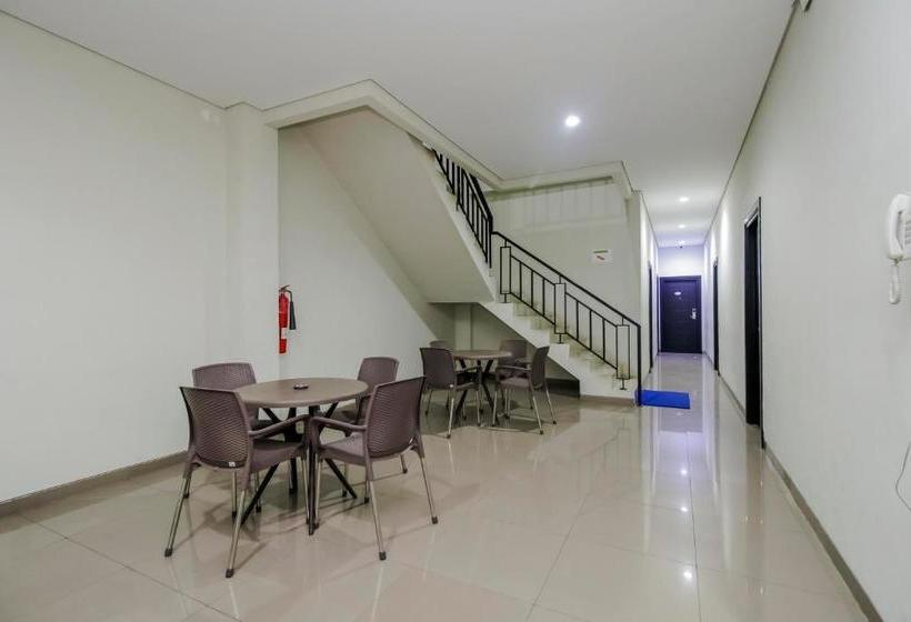 Пансион Reddoorz Near Samarinda Central Plaza