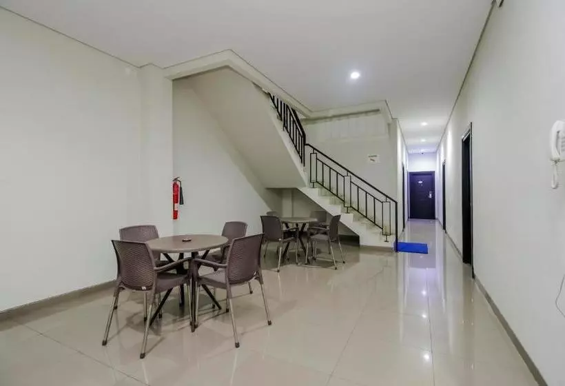 ペンション Reddoorz Near Samarinda Central Plaza