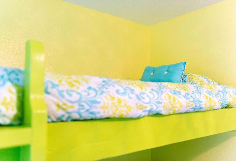 The Big Island Hostel