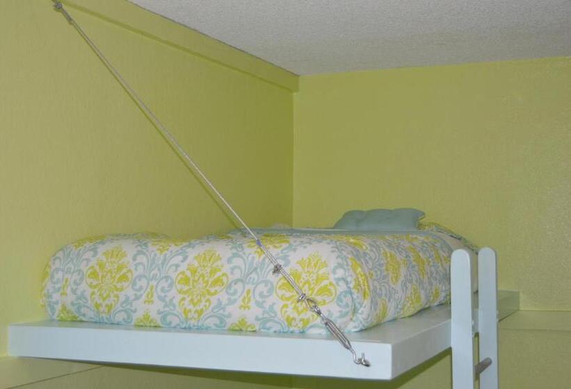 The Big Island Hostel