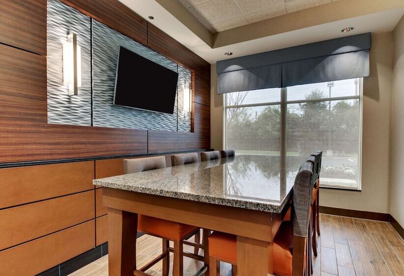 ホテル Drury Inn & Suites Knoxville West