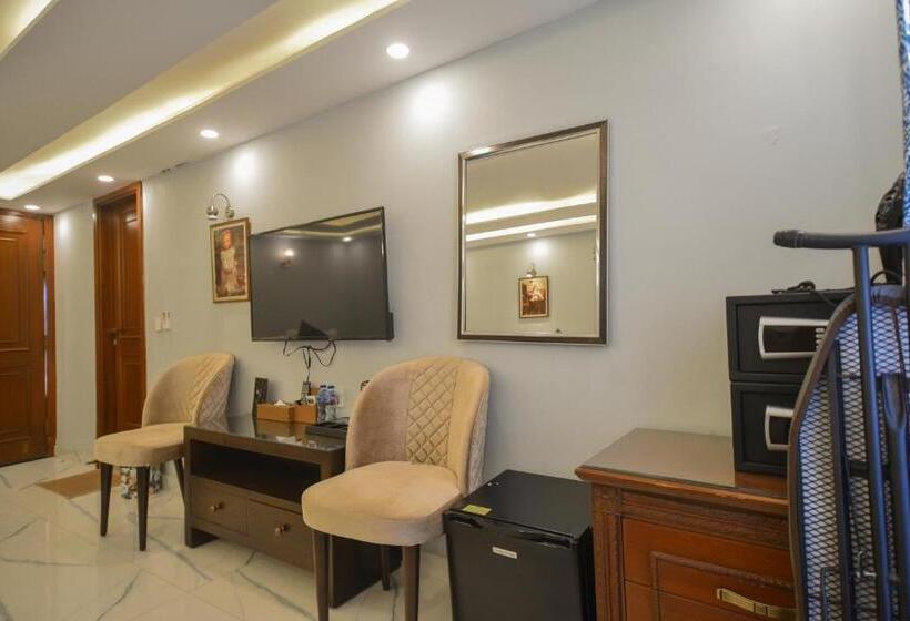 هتل Swisstel Cottage