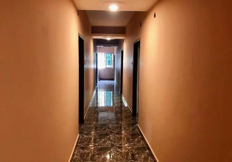 Oyo 24970 Hotel Galaxy Inn