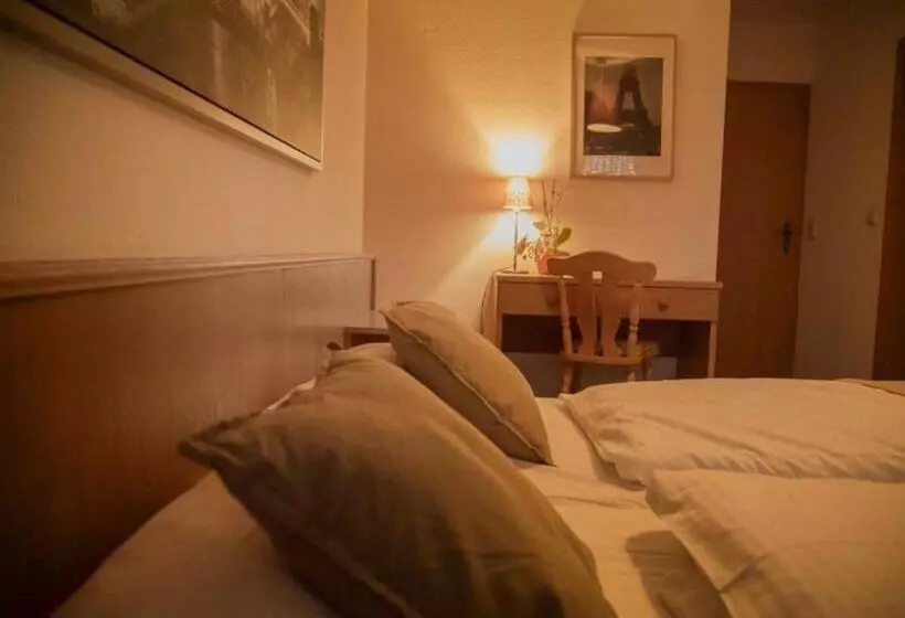 ペンション Lindenhof Keulos