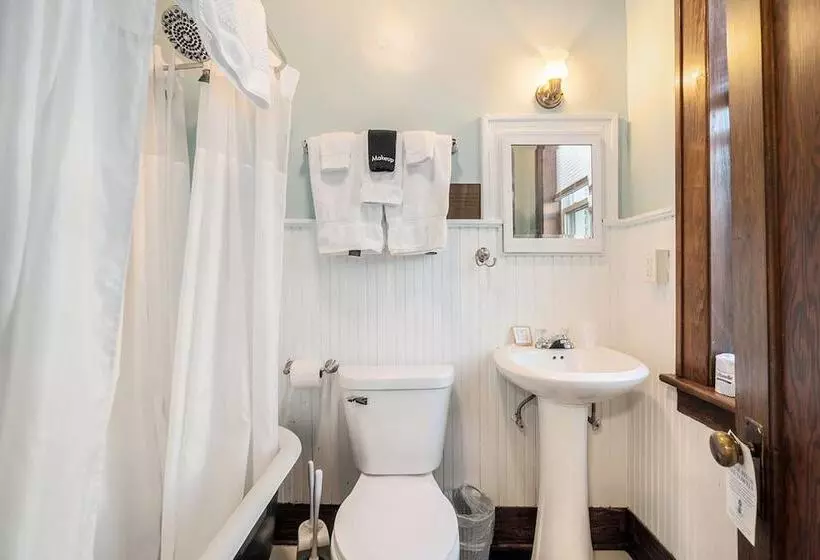 Historic Hotel Nichols