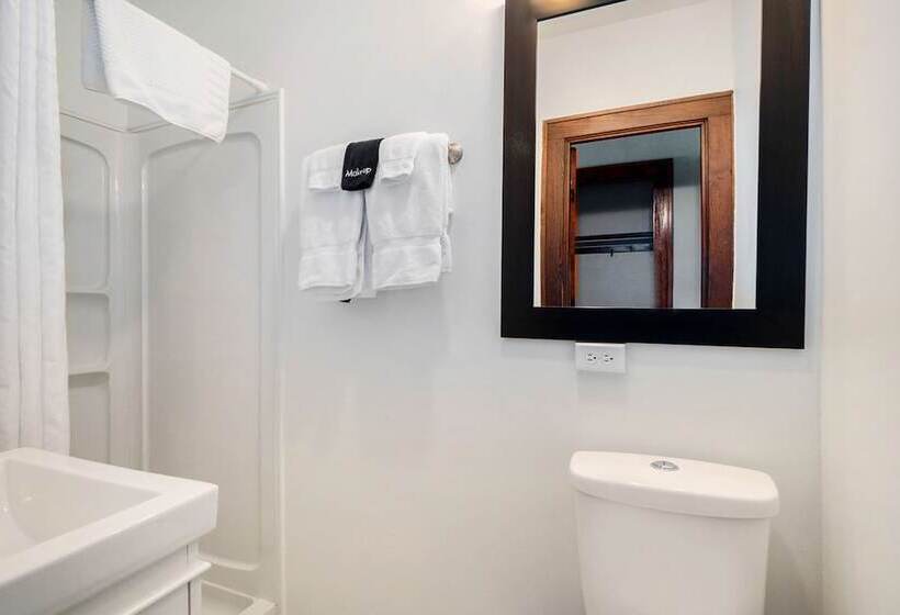 Historic Hotel Nichols